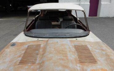 Jaguar-E-Type-1969-7