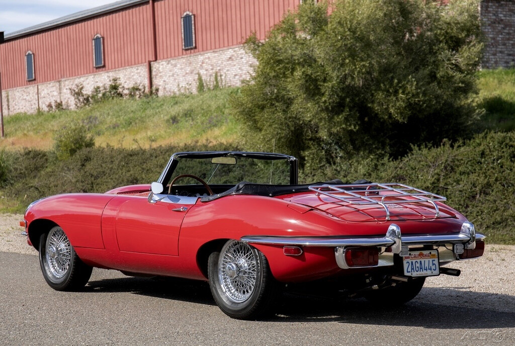Jaguar-E-Type-1969-Convertible-2
