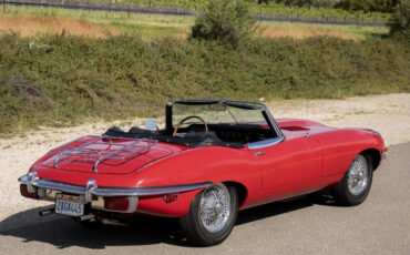 Jaguar-E-Type-1969-Convertible-4