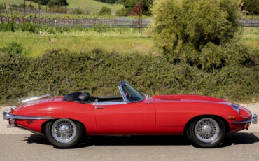 Jaguar-E-Type-1969-Convertible-5