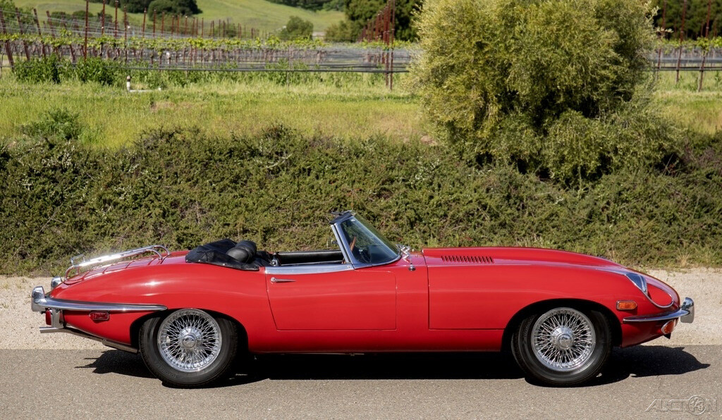 Jaguar-E-Type-1969-Convertible-5