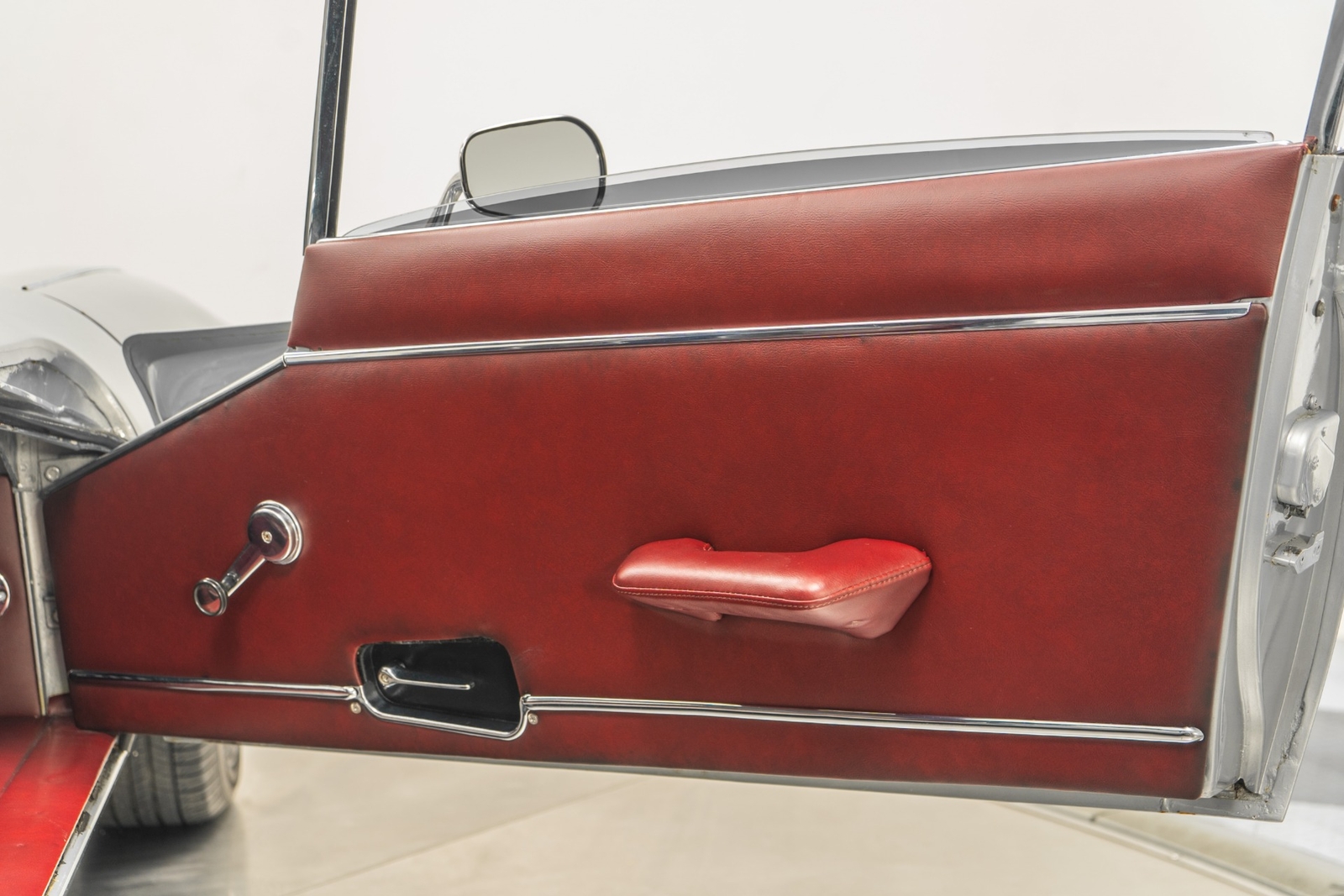 Jaguar-E-Type-1971-2D-Coupe-26