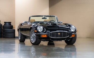 Jaguar-E-Type-1974-Convertible-10