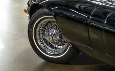 Jaguar-E-Type-1974-Convertible-13