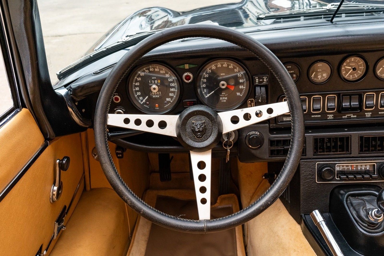 Jaguar-E-Type-1974-Convertible-16