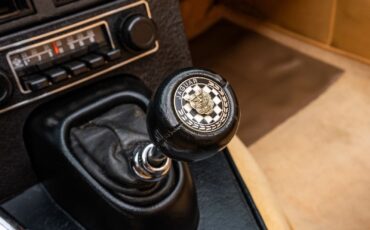 Jaguar-E-Type-1974-Convertible-18