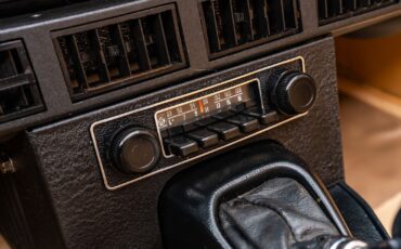 Jaguar-E-Type-1974-Convertible-19