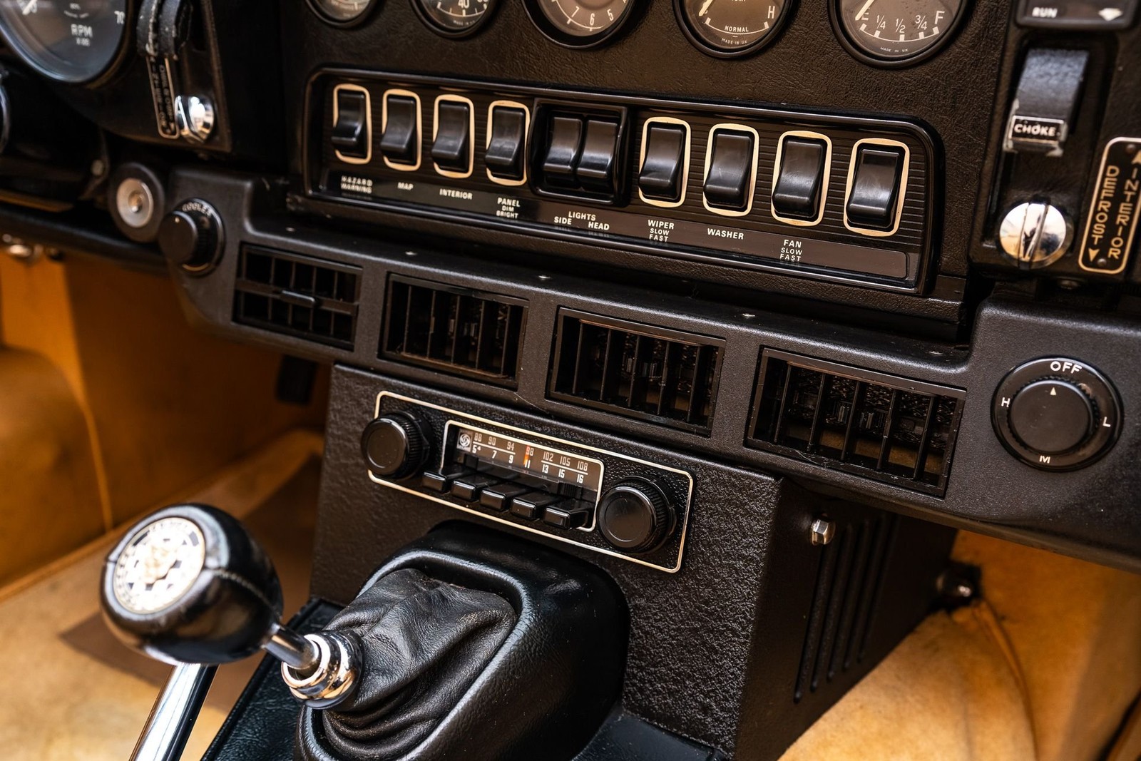 Jaguar-E-Type-1974-Convertible-22