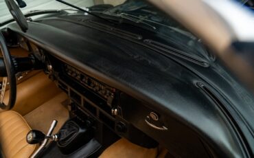Jaguar-E-Type-1974-Convertible-27