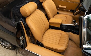 Jaguar-E-Type-1974-Convertible-29