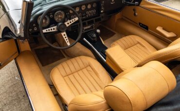 Jaguar-E-Type-1974-Convertible-32