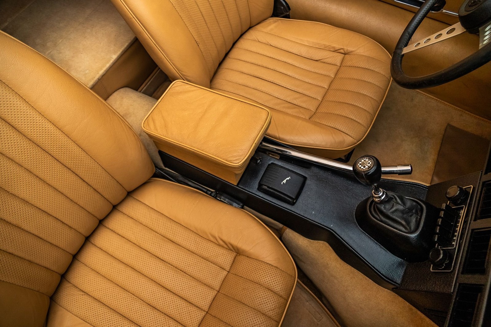 Jaguar-E-Type-1974-Convertible-34