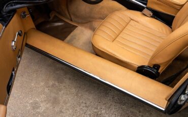 Jaguar-E-Type-1974-Convertible-37