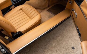 Jaguar-E-Type-1974-Convertible-38
