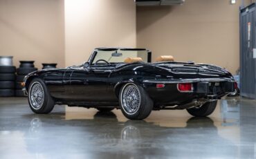 Jaguar-E-Type-1974-Convertible-4