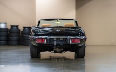 Jaguar-E-Type-1974-Convertible-5