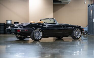 Jaguar-E-Type-1974-Convertible-6