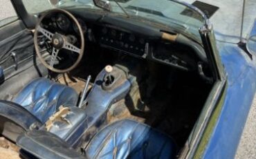 Jaguar-E-type-1966-20