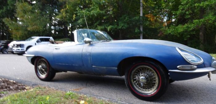 Jaguar-E-type-1966-7