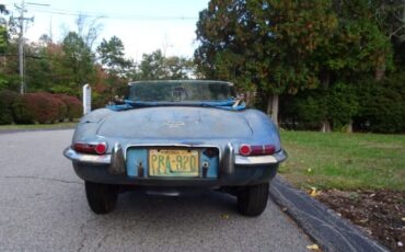 Jaguar-E-type-1966-9