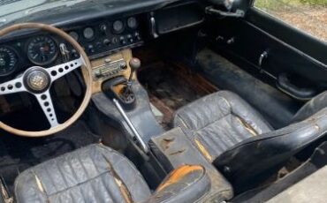 Jaguar-E-type-1967-4