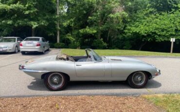 Jaguar-E-type-1967-6