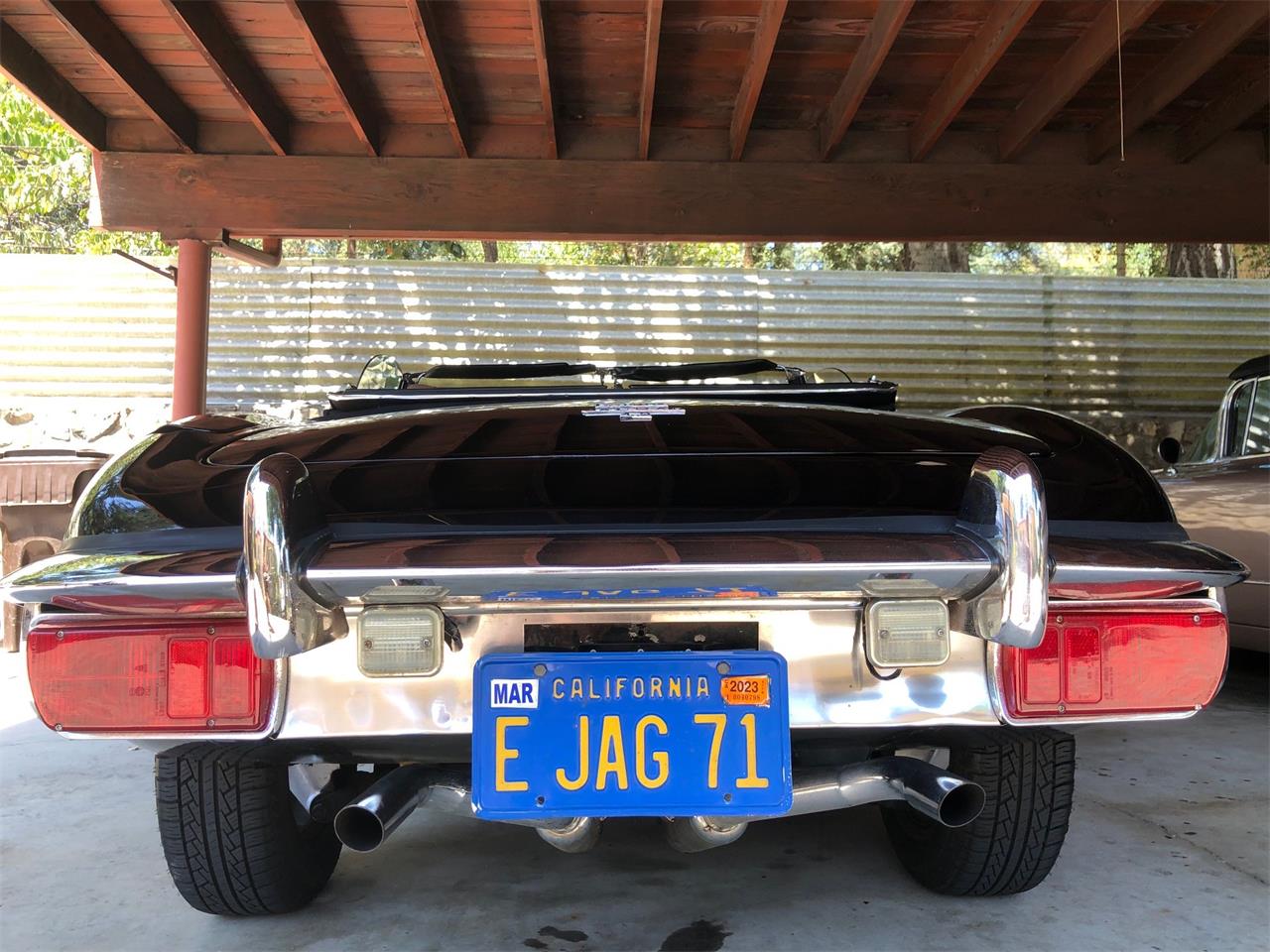 Jaguar-E-type-1971-Black-Biscuit-13