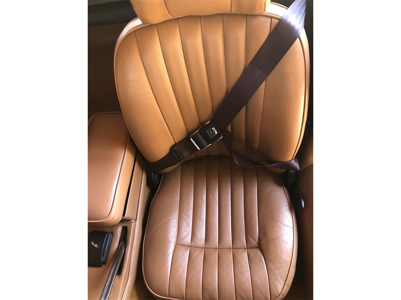 Jaguar-E-type-1971-Black-Biscuit-14