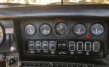 Jaguar-E-type-1971-Black-Biscuit-2