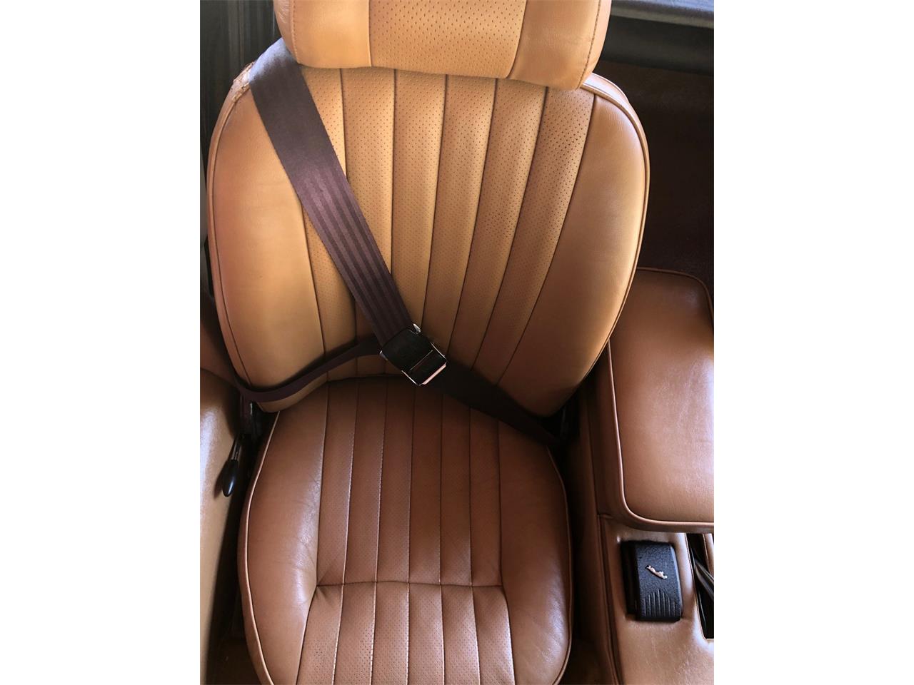 Jaguar-E-type-1971-Black-Biscuit-5