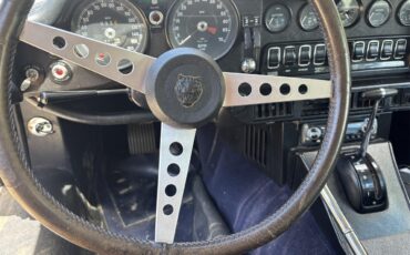 Jaguar-E-type-1973-White-Black-1