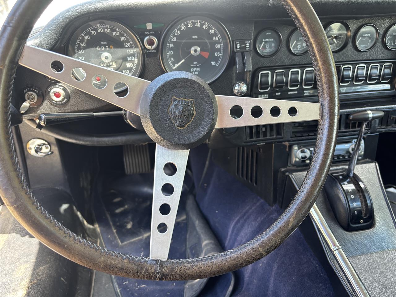 Jaguar-E-type-1973-White-Black-1