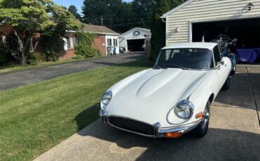 Jaguar-E-type-1973-White-Black