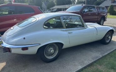 Jaguar-E-type-1973-White-Black-5
