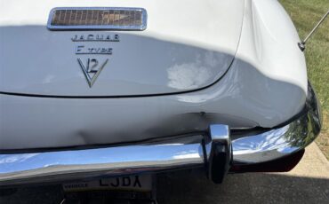 Jaguar-E-type-1973-White-Black-8