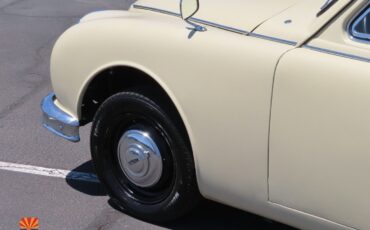 Jaguar-Mark-I-1957-10