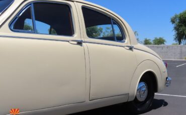 Jaguar-Mark-I-1957-22