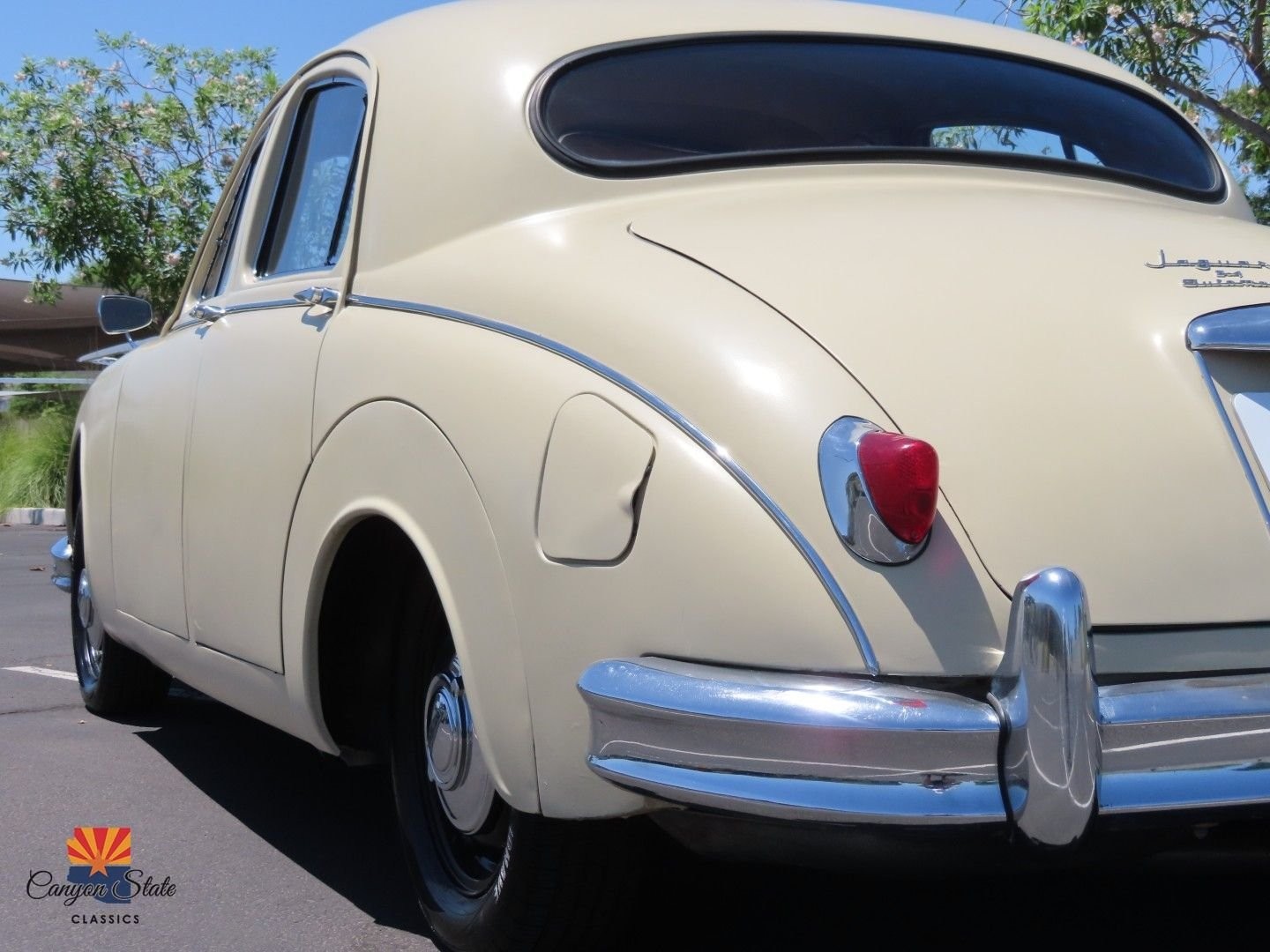 Jaguar-Mark-I-1957-26