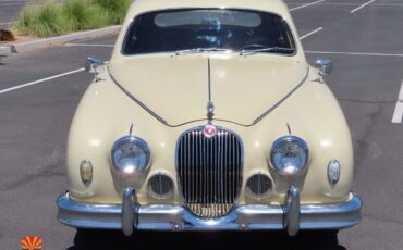 Jaguar-Mark-I-1957-32