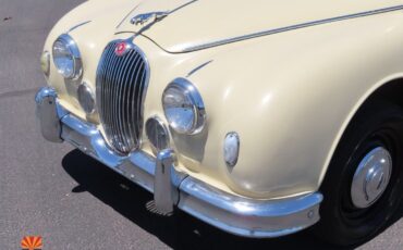 Jaguar-Mark-I-1957-38