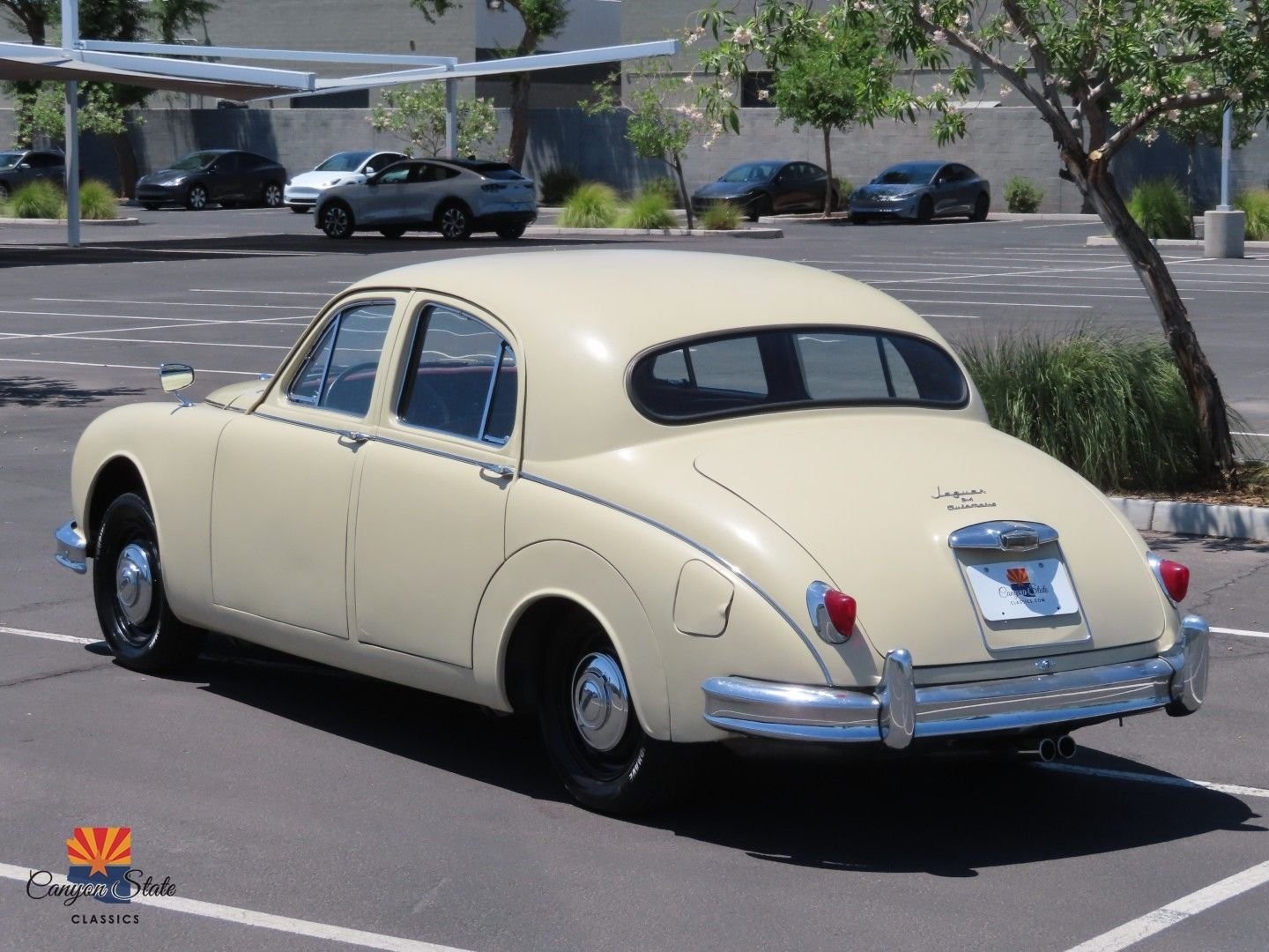Jaguar-Mark-I-1957-8