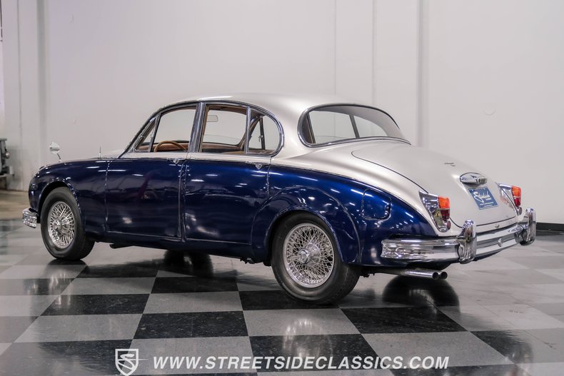 Jaguar-Mark-ii-1962-Blue-Biscuit-13