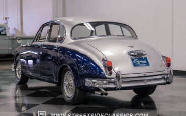 Jaguar-Mark-ii-1962-Blue-Biscuit-14