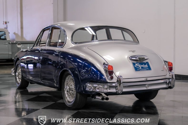 Jaguar-Mark-ii-1962-Blue-Biscuit-14