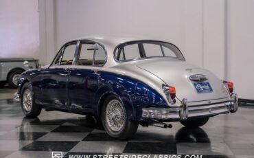 Jaguar-Mark-ii-1962-Blue-Biscuit-15