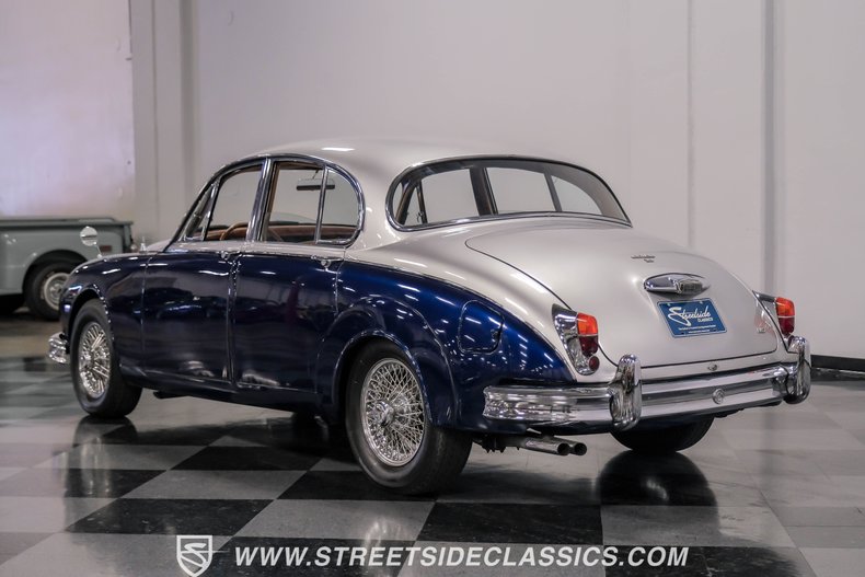 Jaguar-Mark-ii-1962-Blue-Biscuit-15