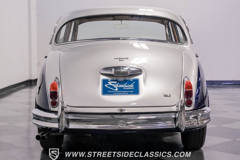 Jaguar-Mark-ii-1962-Blue-Biscuit-16