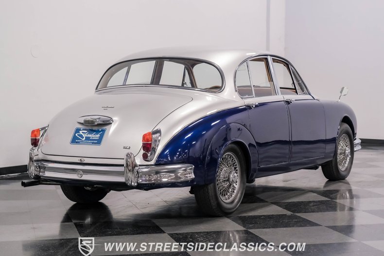 Jaguar-Mark-ii-1962-Blue-Biscuit-17