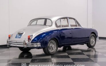 Jaguar-Mark-ii-1962-Blue-Biscuit-18