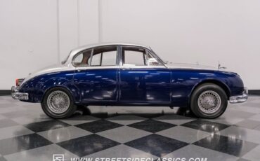 Jaguar-Mark-ii-1962-Blue-Biscuit-19